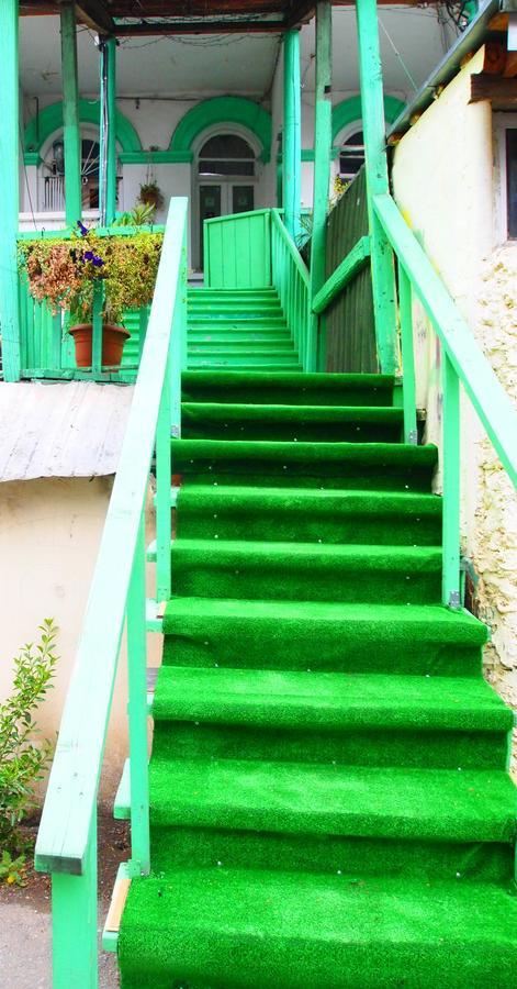 Green Stairs Guest House Tbilisi Exterior foto